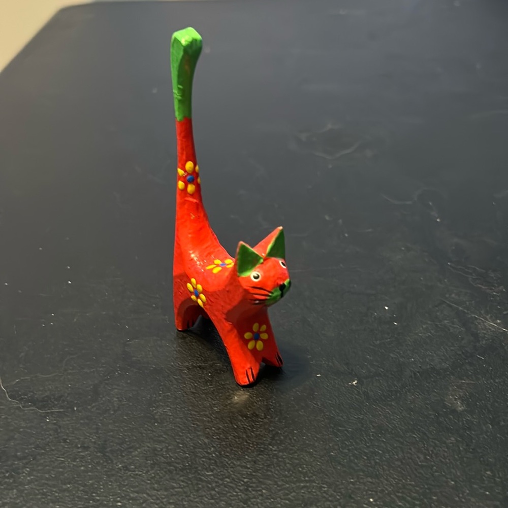 red mexican cat ring holder